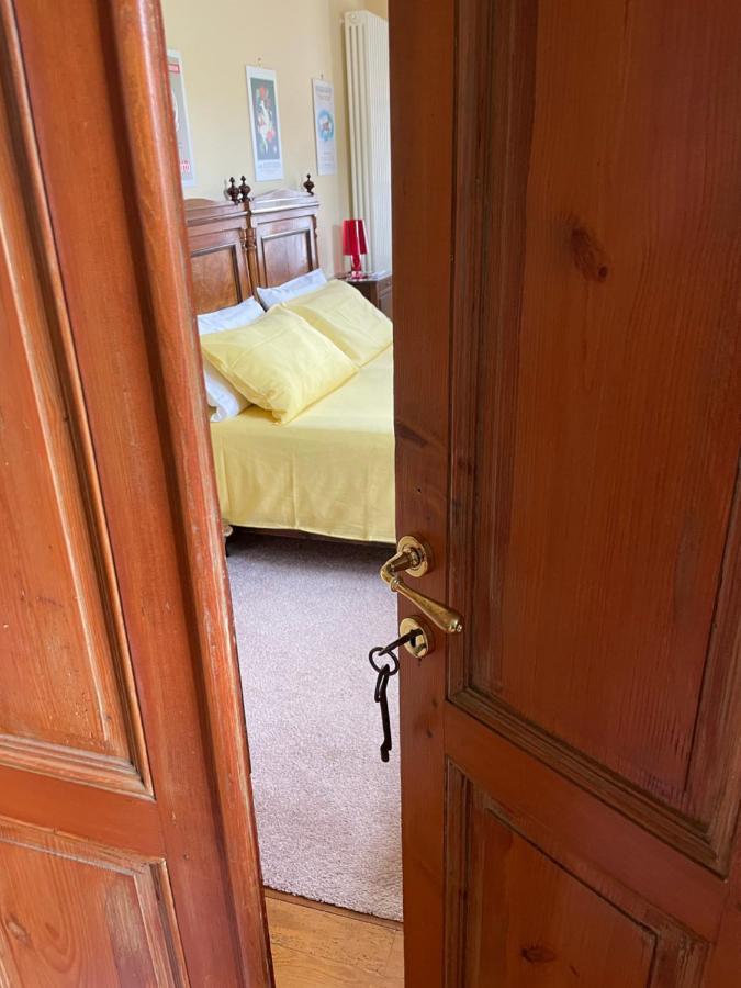 Dimora Fiorita Junior My Holiday Home Varallo Exterior foto
