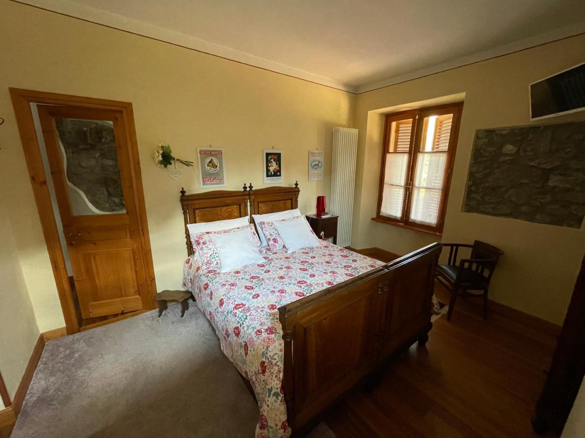 Dimora Fiorita Junior My Holiday Home Varallo Exterior foto