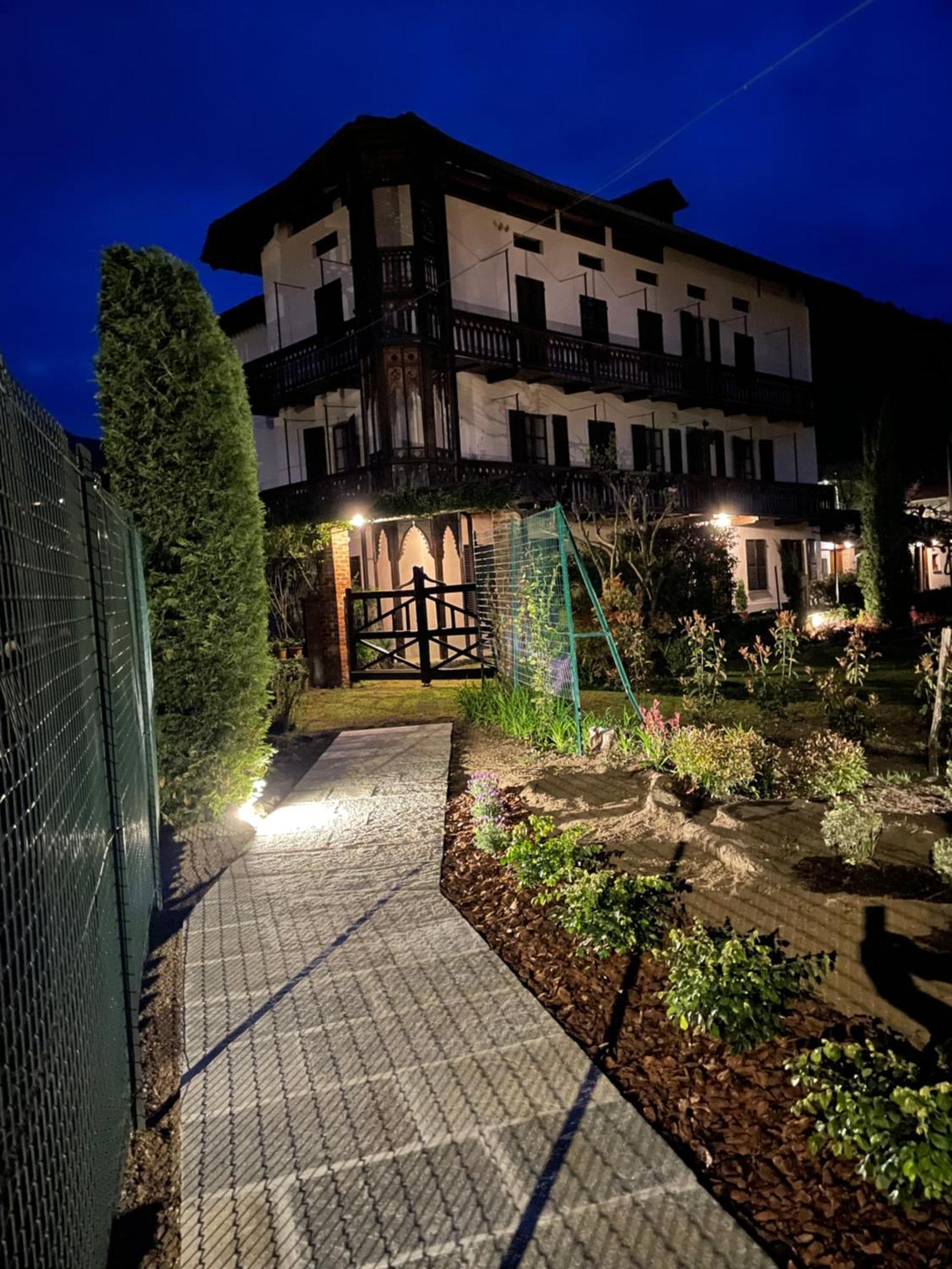 Dimora Fiorita Junior My Holiday Home Varallo Exterior foto